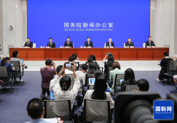 短线配资炒股网 堵点卡点如何解决？权威解读民生大礼包